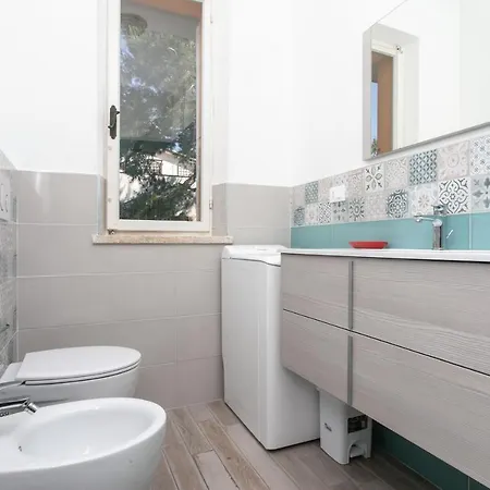 M121 - Marcelli, Trilocale Con Terrazzo A 200mt Dal Mare * Marcelli